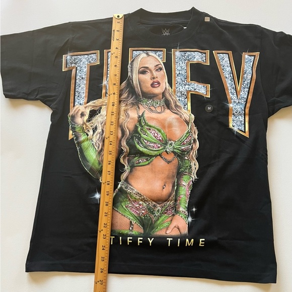 NWT WWE Tiffy Time Short Sleeve Size Medium (H1) - Picture 2 of 5